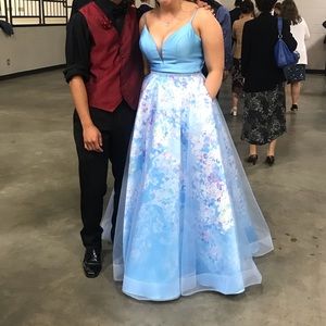 2019 Ellie Wilde prom/grad dress